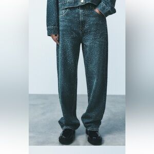 OVERSIZE TRE RELAXED TAPERED RHINESTONE JEANS WITH A HIGH WAIST
